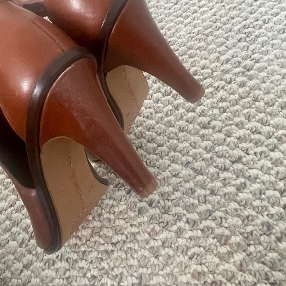 Vince Camuto Frasper Buckle T-Strap Heeled Sandals - Picture 6 of 6